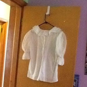 White blouse w. Sheer sleeves